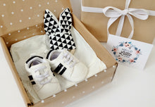 Load image into Gallery viewer, Aron Baby Gift Set