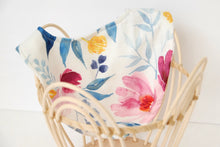 Load image into Gallery viewer, Snap Closure Bib