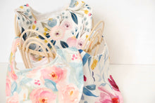 Load image into Gallery viewer, Snap Closure Bib