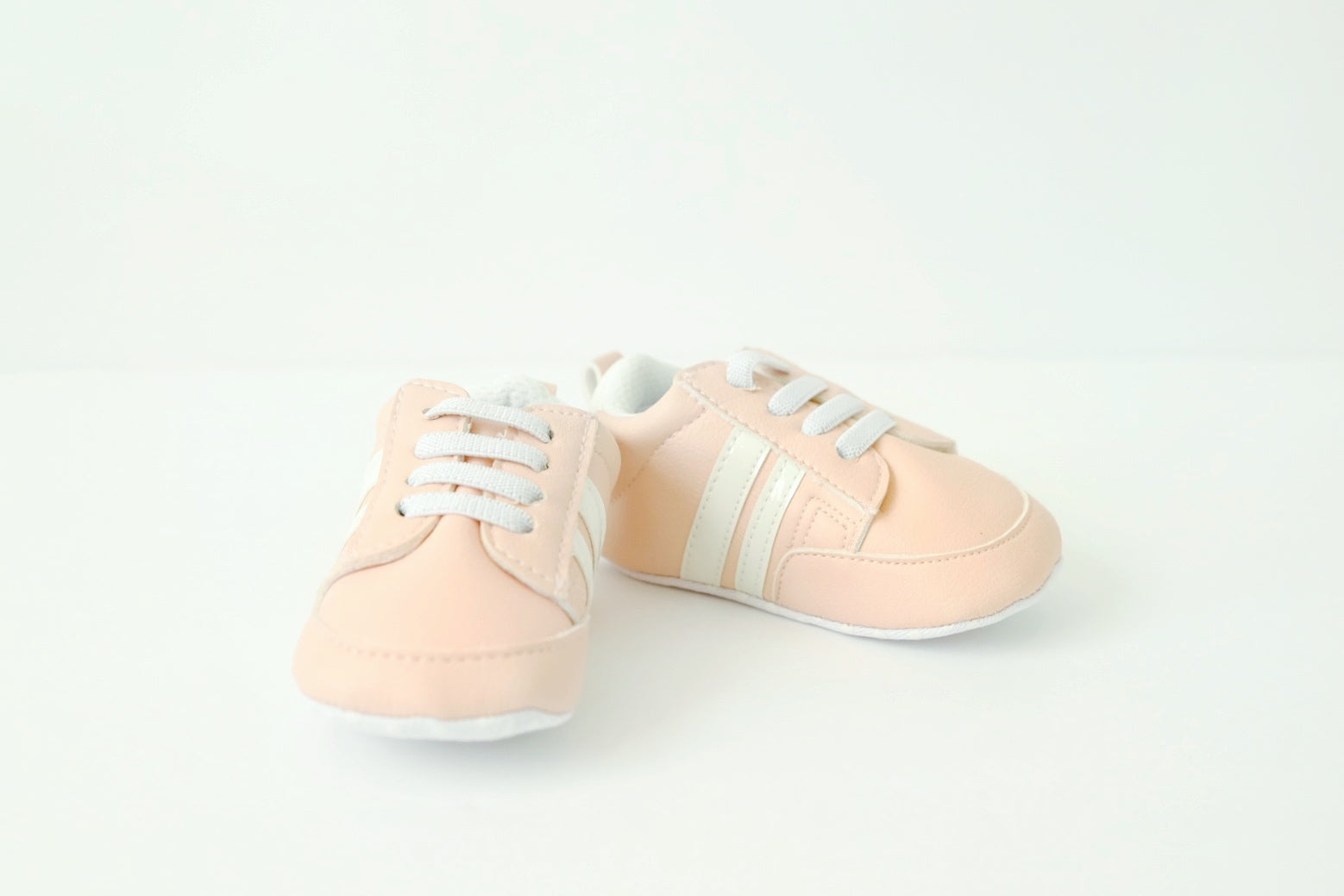 Newborn soft bottom online sneakers